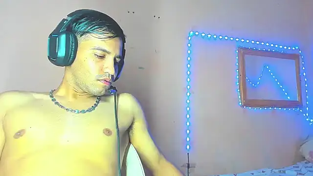 mister stri online show from April 10, 7:43 pm