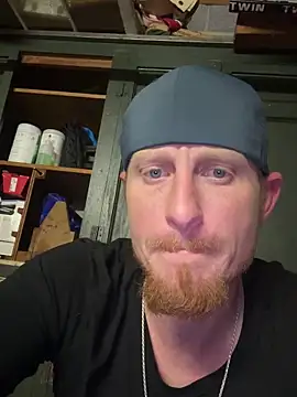 Snapshot of BigKuntry0816 chatting on October 12, 2:05 am BigKuntry0816 online show from October 12, 2:05 am