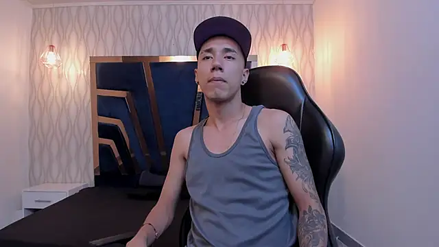 Justin Lakee online show from October 13, 11:11 pm