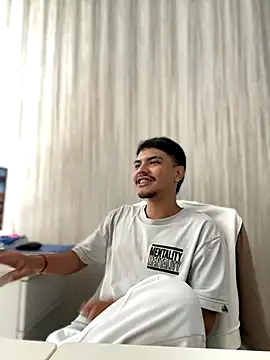 Snowlann online show from September 29, 4:47 pm