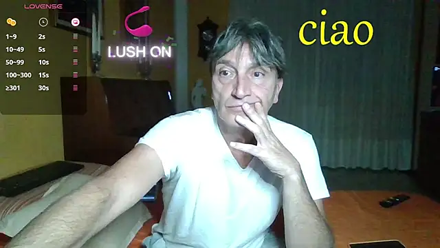 Snapshot of lattediyak chatting on October 16, 11:24 pm lattediyak online show from October 16, 11:24 pm