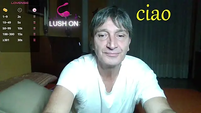 Snapshot of lattediyak chatting on October 12, 2:38 am lattediyak online show from October 12, 2:38 am