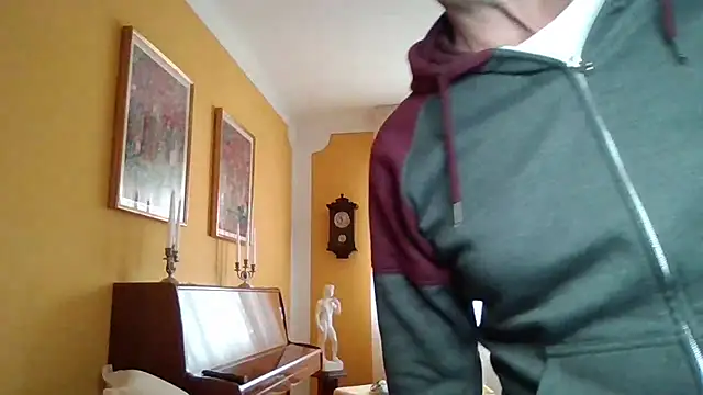 Snapshot of lattediyak chatting on October 3, 11:59 am lattediyak online show from October 3, 11:59 am