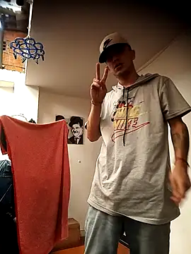 DebutingPathway online show from October 24, 4:42 pm