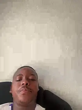Snapshot of DaddyMyles chatting on June 23, 9:14 am DaddyMyles online show from June 23, 9:14 am