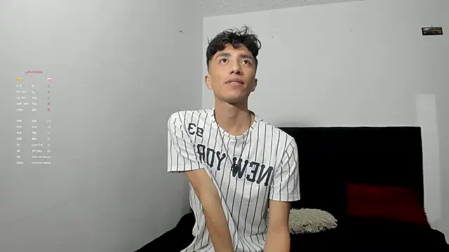 mhatias  online show from December 14, 4:52 am