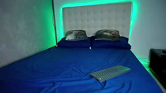 DionKnox online show from November 8, 6:49 am