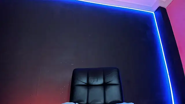 Boss Domiinator online show from March 25, 1:04 pm