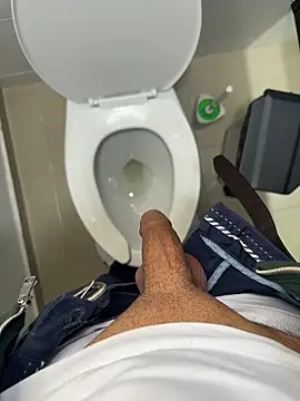 andres52720 online show from April 22, 8:24 pm