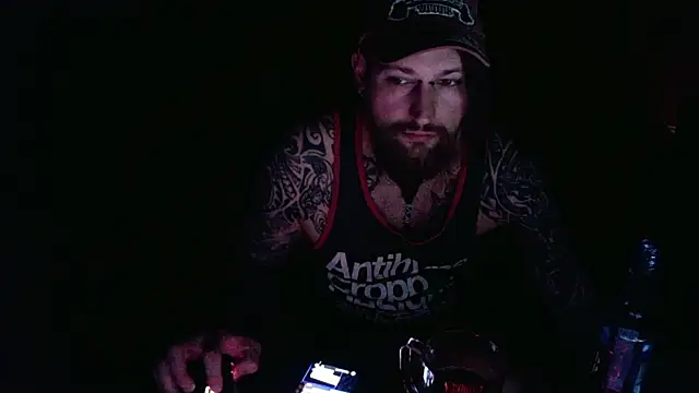 RobertNight  online show from May 10, 5:36 pm