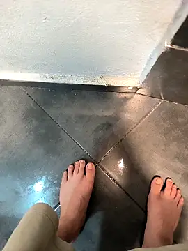 penchis90 online show from February 8, 8:35 pm