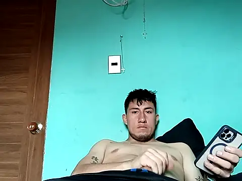 True Di online show from October 31, 6:33 pm