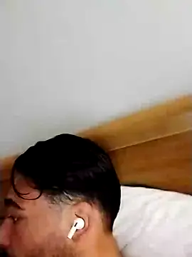 axsimil online show from September 21, 2:33 am