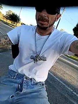 Mrluckstick online show from March 9, 10:15 pm