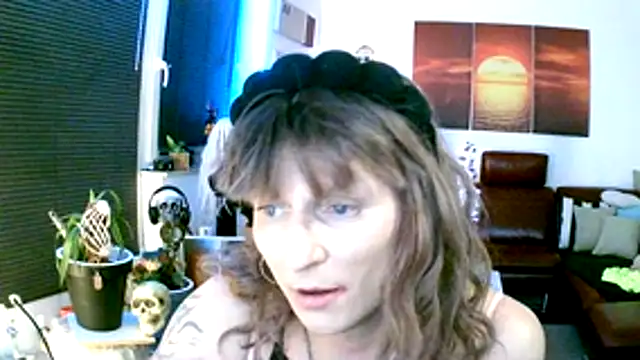 hellgirl1980 online show from November 22, 10:42 pm