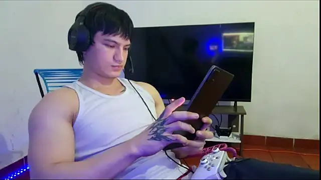 ErickWalton online show from October 25, 7:10 am