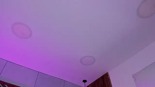 B Wild online show from February 5, 7:04 am