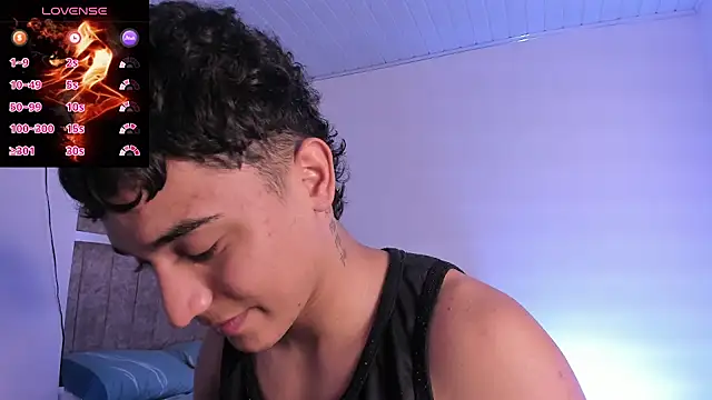 Austin Cardieff  online show from October 28, 8:22 pm