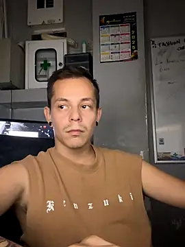 Snapshot of dimitryivanovv chatting on October 15, 6:32 am dimitryivanovv online show from October 15, 6:32 am