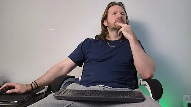 AlbinoAdonis online show from December 19, 8:17 pm