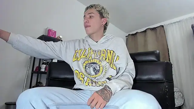 weesley boy online show from November 6, 12:35 am