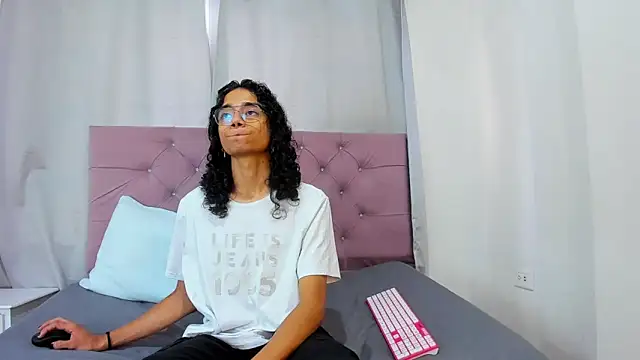 EthanBlackwoodd online show from February 16, 8:40 pm