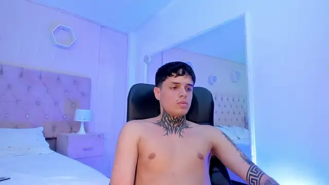 Declan-Fox online show from October 26, 5:53 am