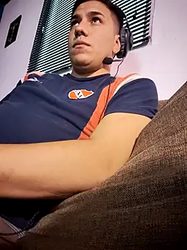 pareja076 online show from December 14, 5:25 am