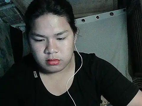 Huntrix2025 online show from April 15, 1:33 pm