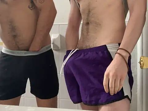 latinoxx1992 online show from February 22, 4:19 pm