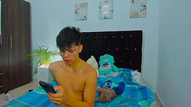 Zacktorres  online show from September 30, 11:08 pm