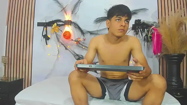 Logan Jhonson online show from October 21, 2:36 am