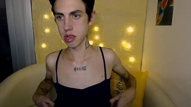 Snapshot of AlexNaughty14 chatting on September 18, 2:52 pm AlexNaughty14 online show from September 18, 2:52 pm