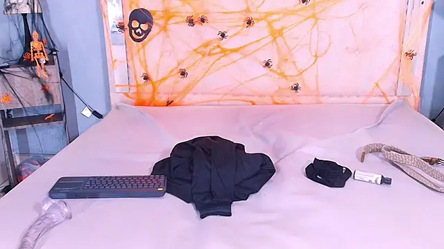 marcus hans  online show from October 29, 8:56 pm