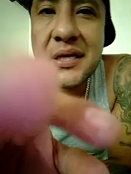 Snapshot of Ruloluna chatting on October 25, 7:15 pm Ruloluna online show from October 25, 7:15 pm