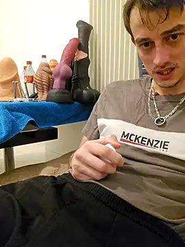 Chrisou73 online show from March 2, 8:05 pm