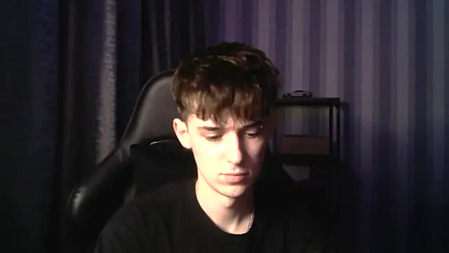 Hoot Dude  online show from December 17, 5:52 pm