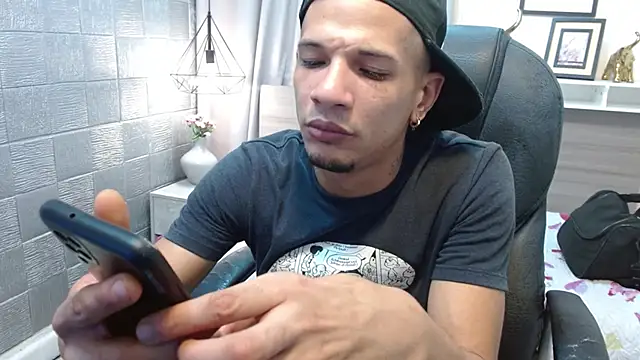 Snapshot of JackBanger_ chatting on October 22, 12:24 am JackBanger online show from October 22, 12:24 am