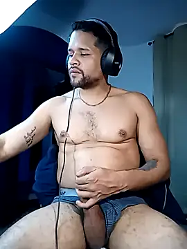 LucasGaeel online show from December 3, 1:17 pm