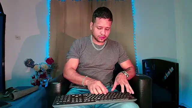 LucasGaeel online show from February 10, 12:43 pm