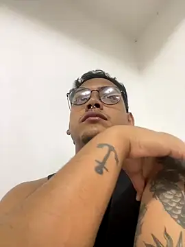 AaronMars  online show from October 10, 11:08 pm
