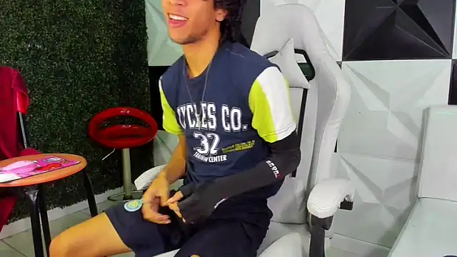 xion ez online show from March 3, 8:05 pm