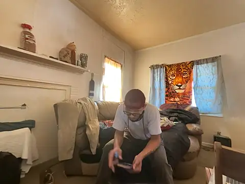 ThrowedWorldWide online show from February 16, 3:32 pm