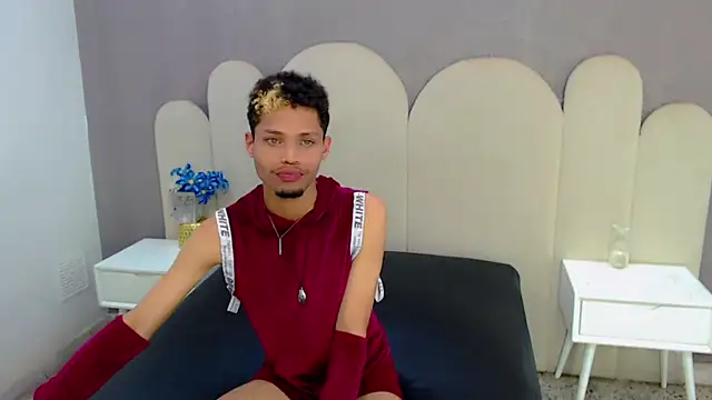 Snapshot of ryan_bigcock chatting on September 27, 3:04 am ryan bigcock online show from September 27, 3:04 am