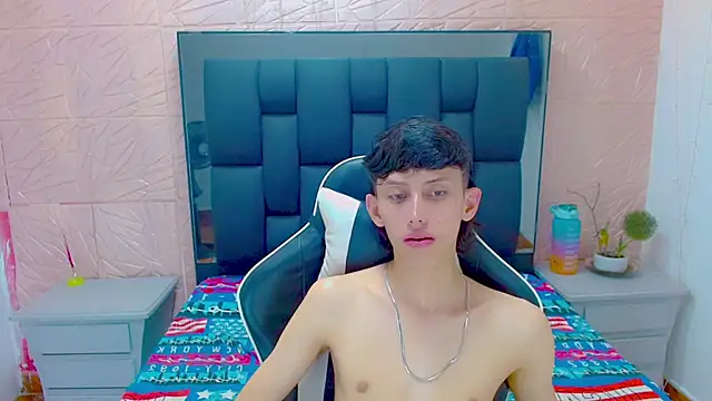 Snapshot of thaigo_twink38 chatting on October 22, 5:22 am thaigo twink38 online show from October 22, 5:22 am