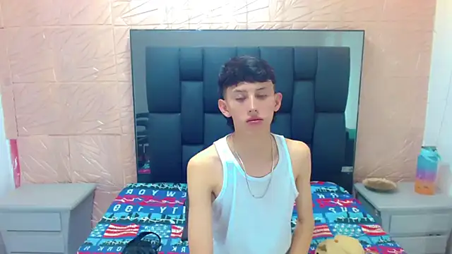 thaigo twink38 online show from October 31, 4:03 am