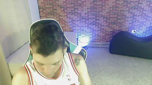 Snapshot of Bulls_23_ chatting on October 2, 1:48 pm Bulls 23 online show from October 2, 1:48 pm