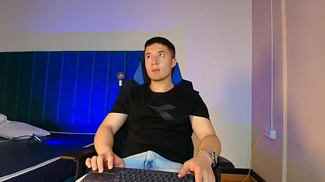 EthanConnor  online show from October 16, 12:24 pm