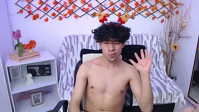 Liil boy online show from December 3, 12:11 pm