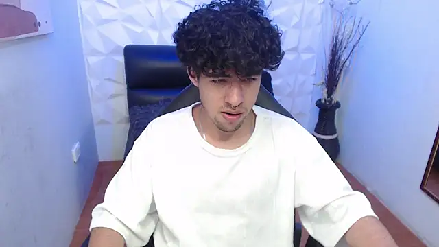 Liil boy online show from November 8, 6:49 am